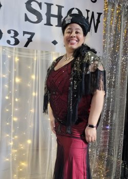 Singer Nicole Cropped